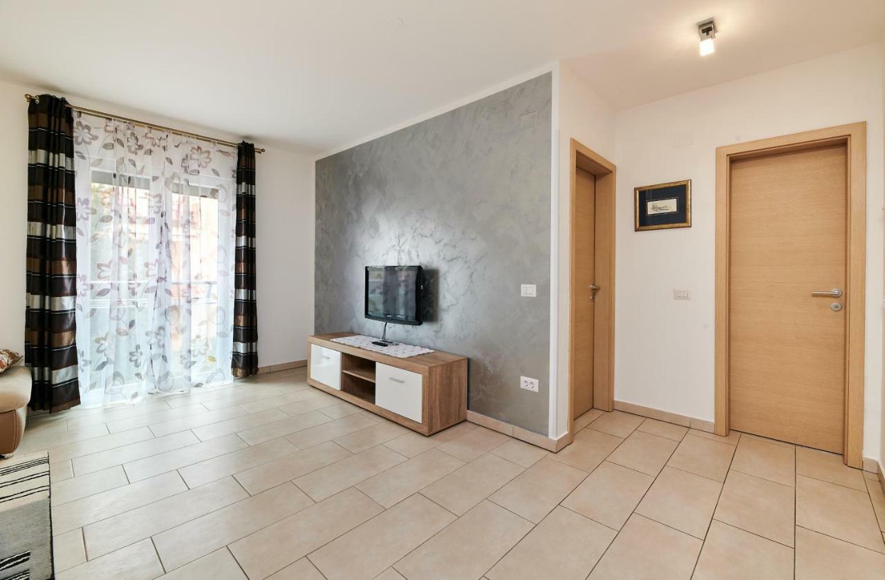 Apartman Leon Умаг Экстерьер фото